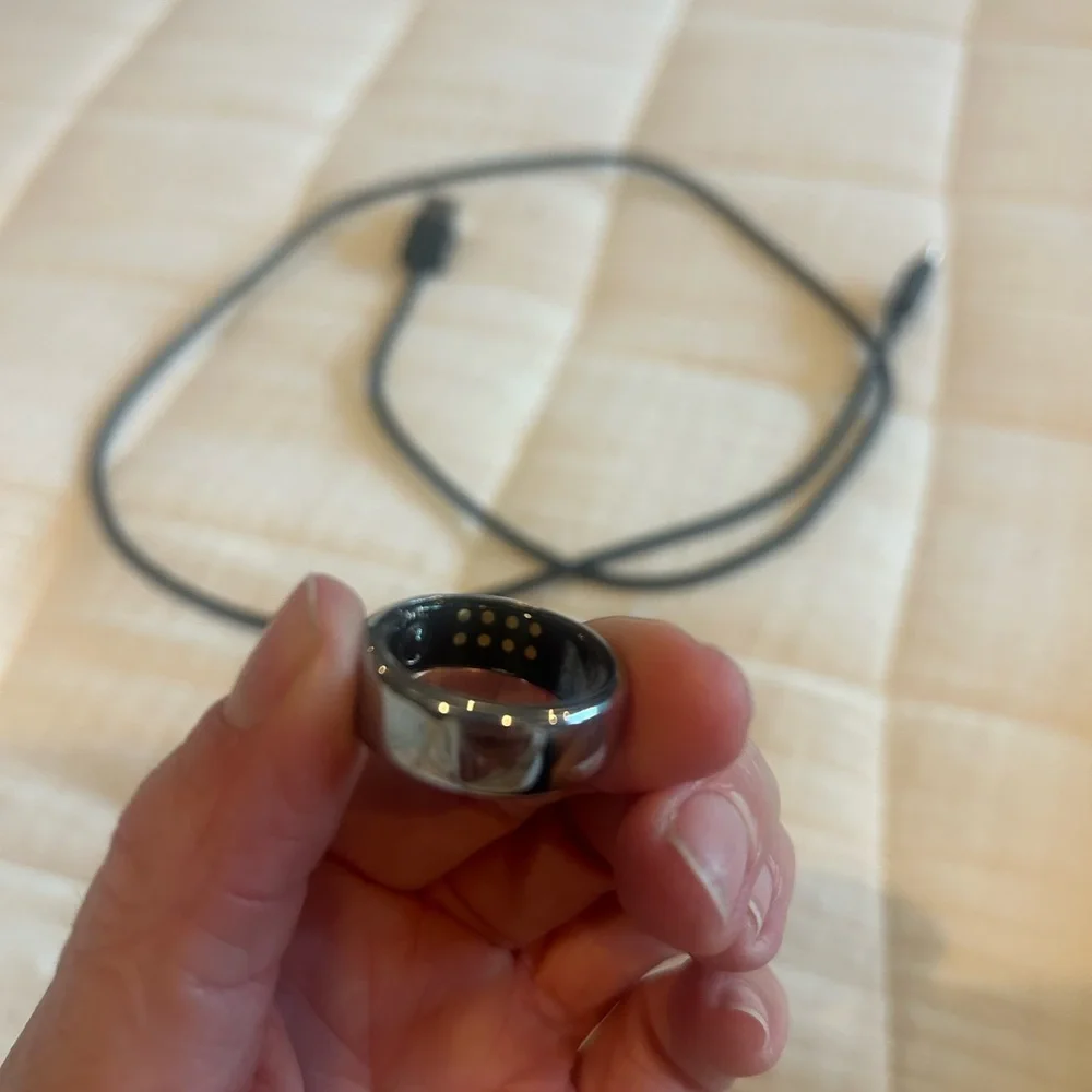 Oura Black Charging Dock with USB Cable